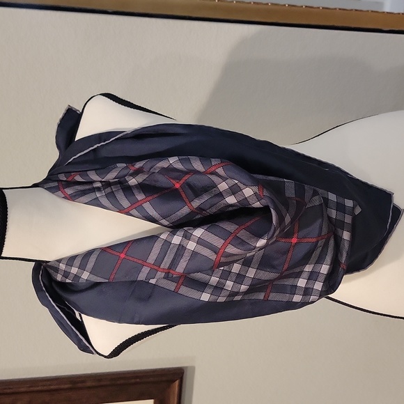 Authentic Burberry silk scarf - Picture 1 of 7